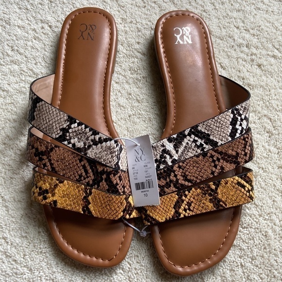 🐍 𝅺NYC New York and Company Faux Snakeskin Slide Sandals Tan Size 10 NWT - Picture 3 of 10